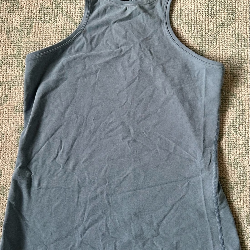 Women's lululemon gray tank top size 6